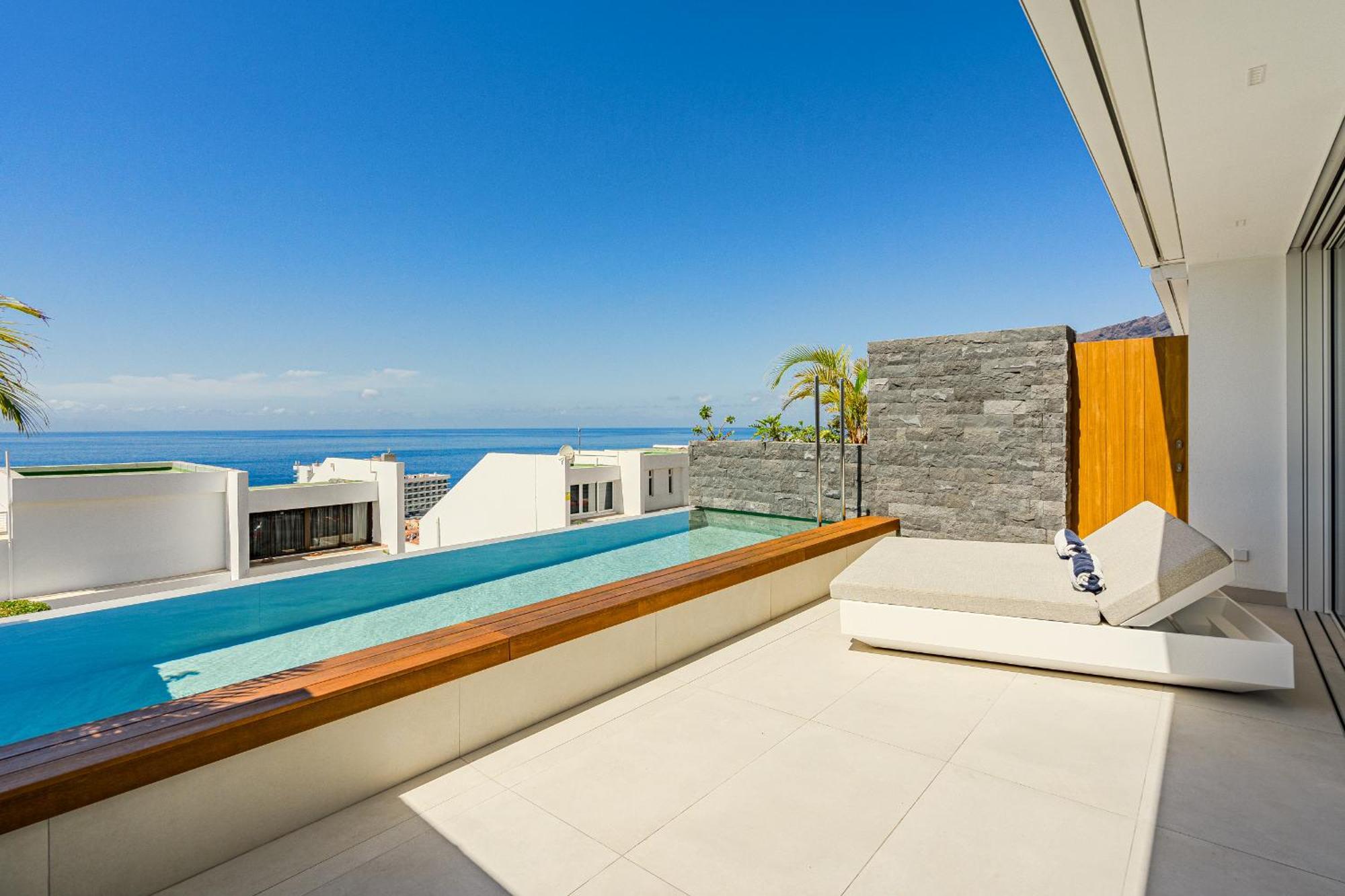 Aquasuites Luxury B06 At Gigantes
